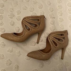 Lien Do by Anthropologie Gold Heels Size 7.5